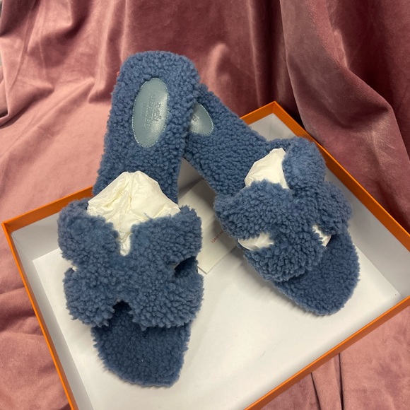 SOLD ♥️ - Picture 2 of 3